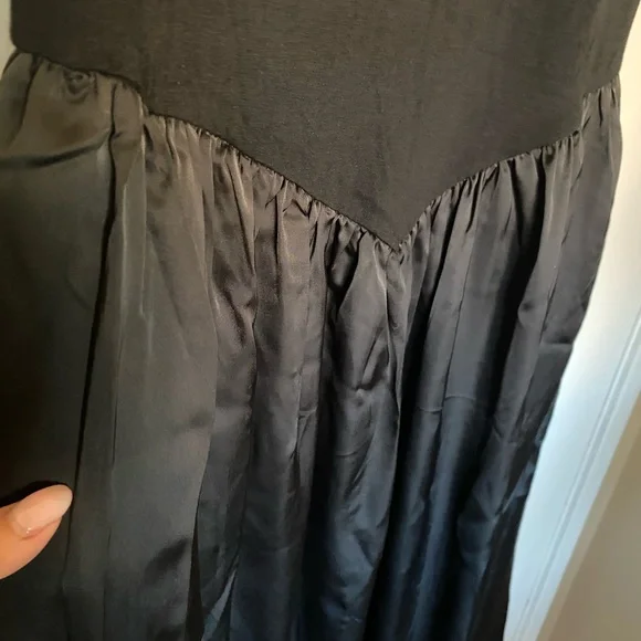 Amazon Black Midi Dress with Cap Sleeves - Picture 4 of 6